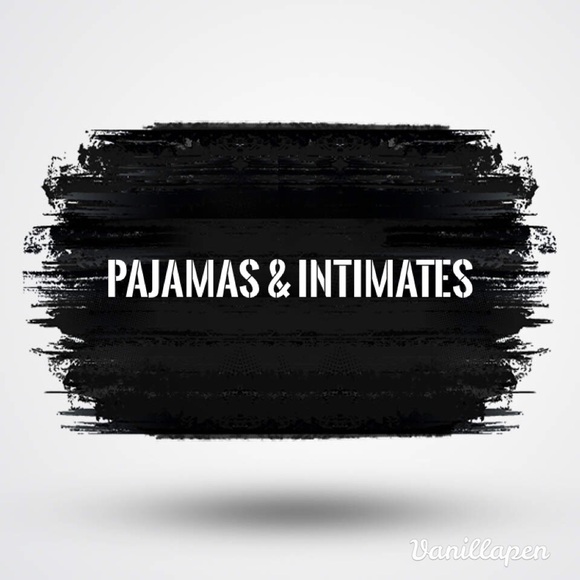 Pajamas‎ & Intimates